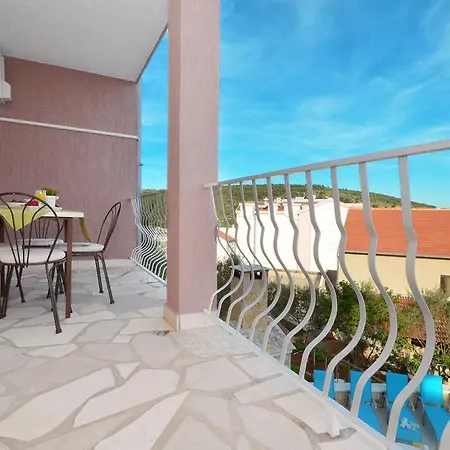 Apartment Ksenija - Family Only Trogir